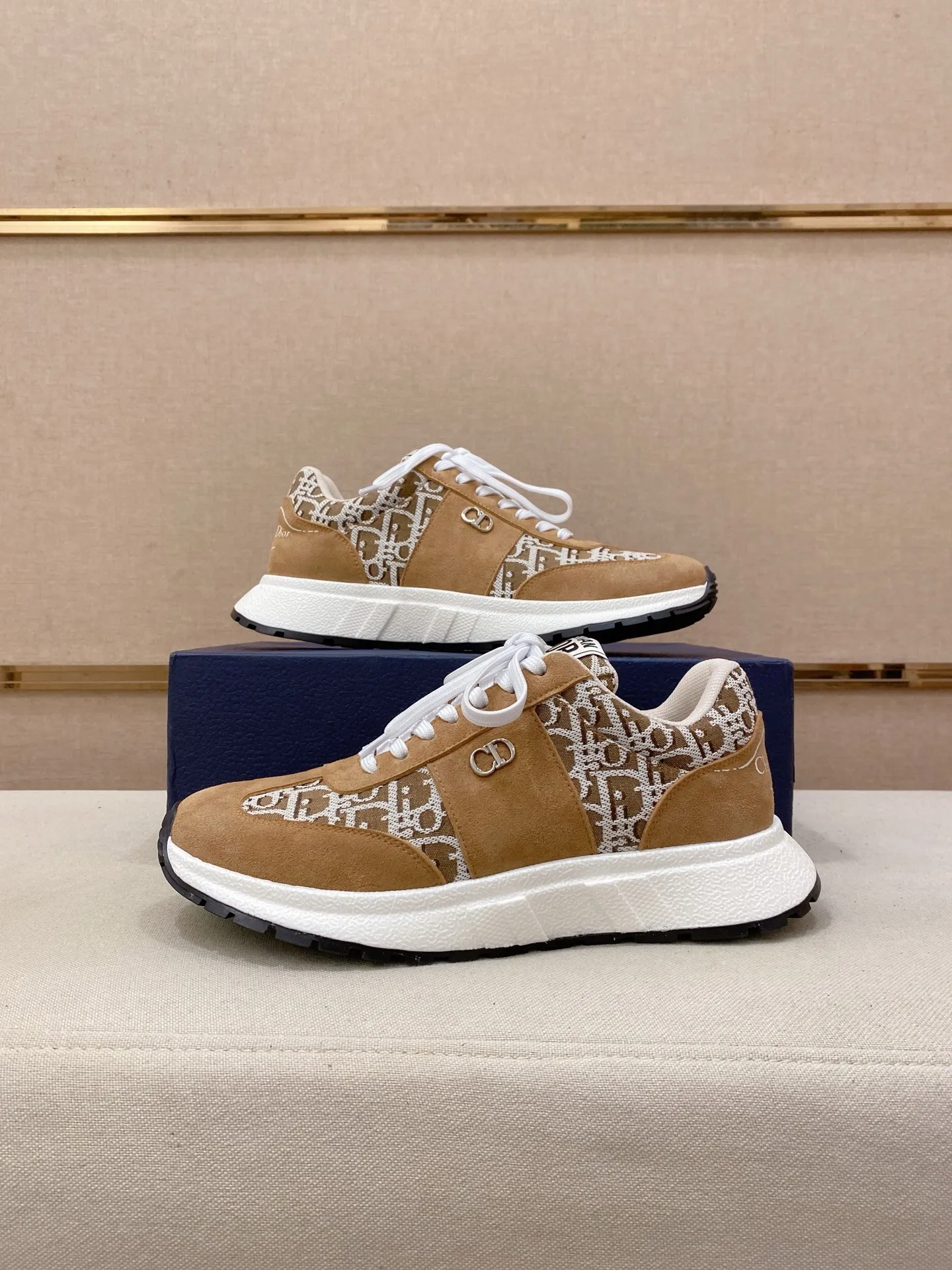 Men's shoes💰 462💰🇮🇹🇮🇹Dior d The new model is on sale at the same time at the counter. The upper 🇮🇹 is imported Italian first-layer cowhide, and the lining is fully imported sheepskin 💪💪. It is a complete 1⃣️ to 1⃣️ replica 🇮🇹💪💪, ⚠ Sole: The original sole is specially provided by the original factory. The exclusive movable molded sole is super comfortable. ⚠Original factory single goods, 🔍🔍high quality, you can enter and leave the counter at will, welcome to compare⚠. Code number: 38-44. Can be customized 45-46